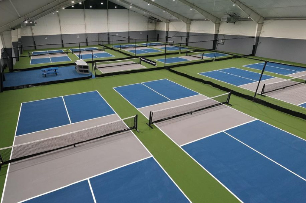 Cải tạo mặt sân pickleball-tennis với 4 lớp sơn USA DECOTURF trên nền xi măng